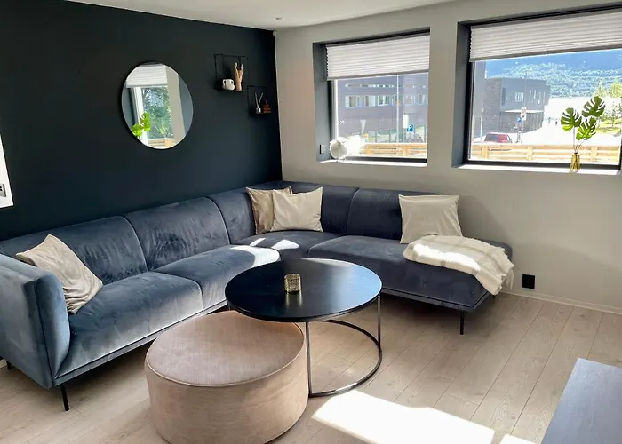 Luxury Close To Centre With Free Parking 아파트 *