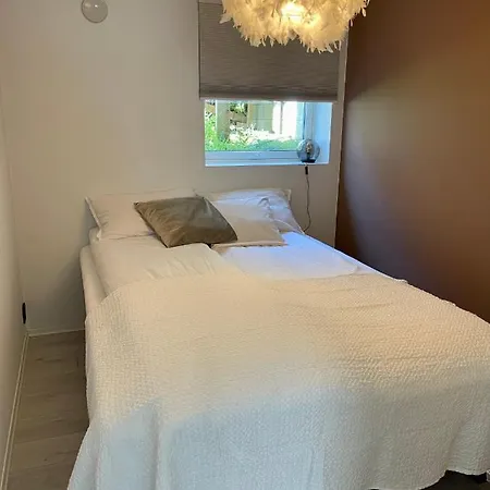 Luxury Close To Centre With Free Parking Apartamento *