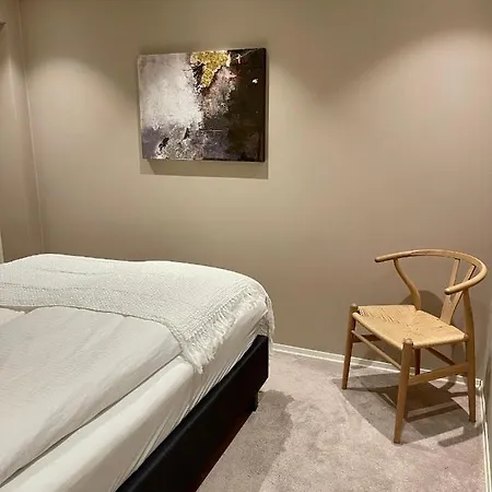 Luxury Close To Centre With Free Parking * 트롬쇠