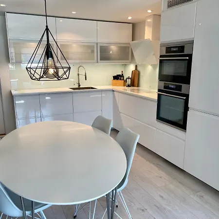 Luxury Close To Centre With Free Parking
